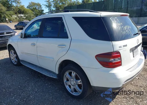 2008 Mercedes-Benz Ml 350 4Matic z USA, uszkodzony, nr VIN 4JGBB86E98A331620